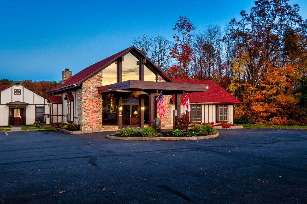 Red Roof Inn & Suites Хейзълтън Екстериор снимка