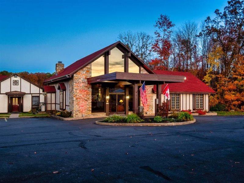 Red Roof Inn & Suites Хейзълтън Екстериор снимка