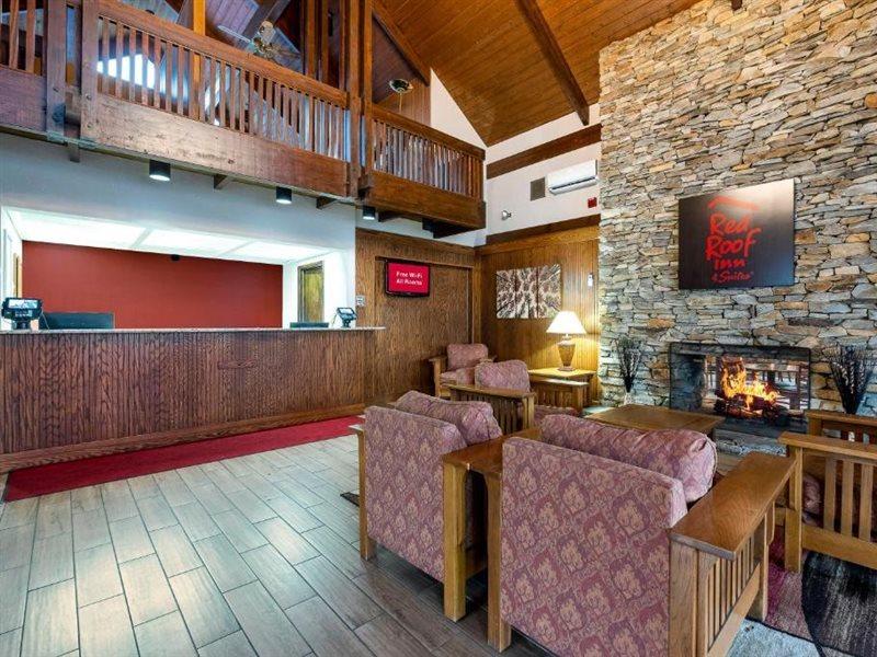 Red Roof Inn & Suites Хейзълтън Екстериор снимка