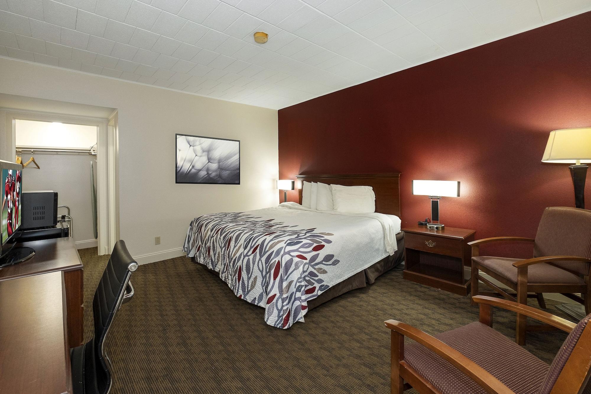 Red Roof Inn & Suites Хейзълтън Екстериор снимка