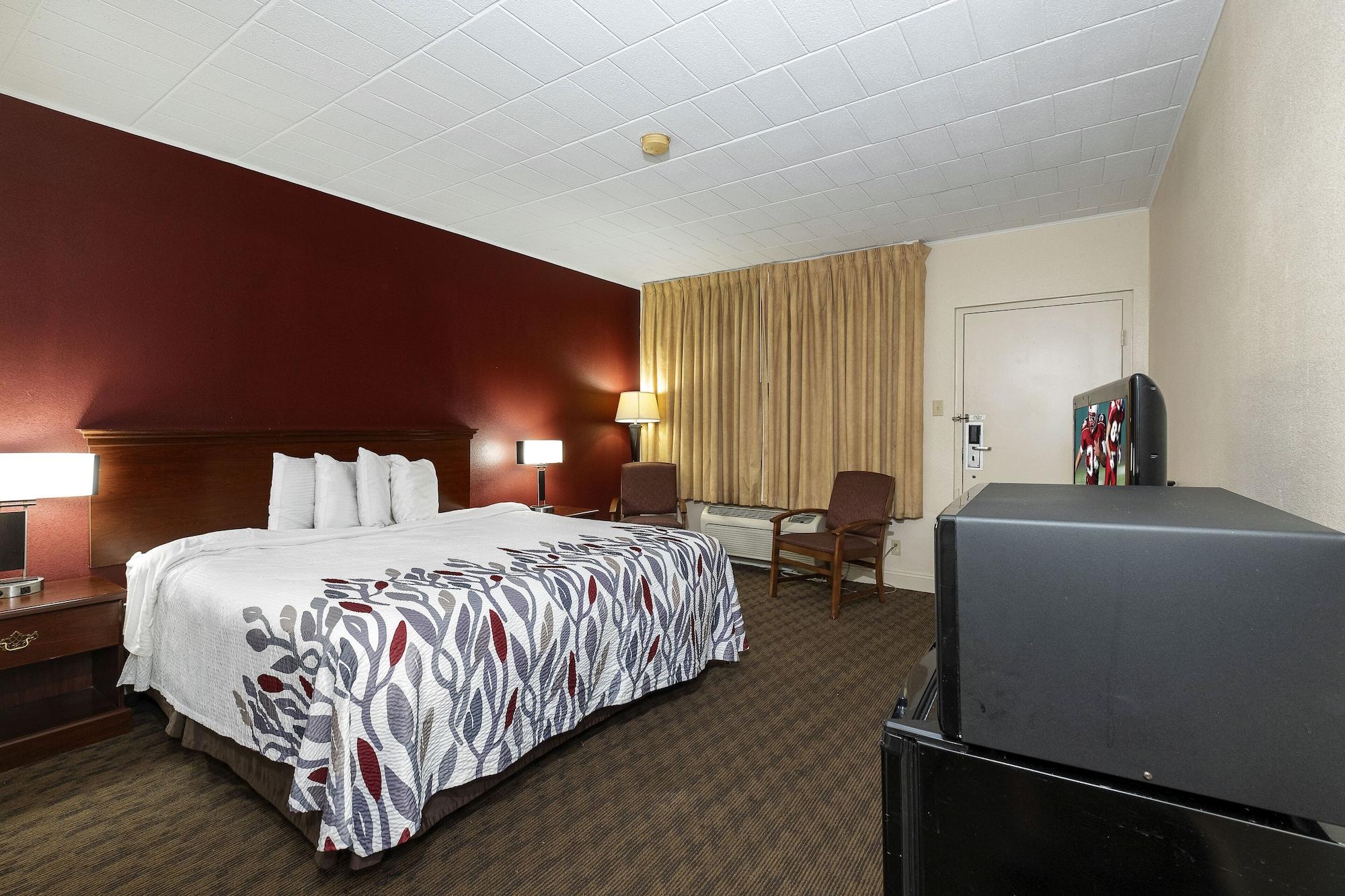 Red Roof Inn & Suites Хейзълтън Екстериор снимка