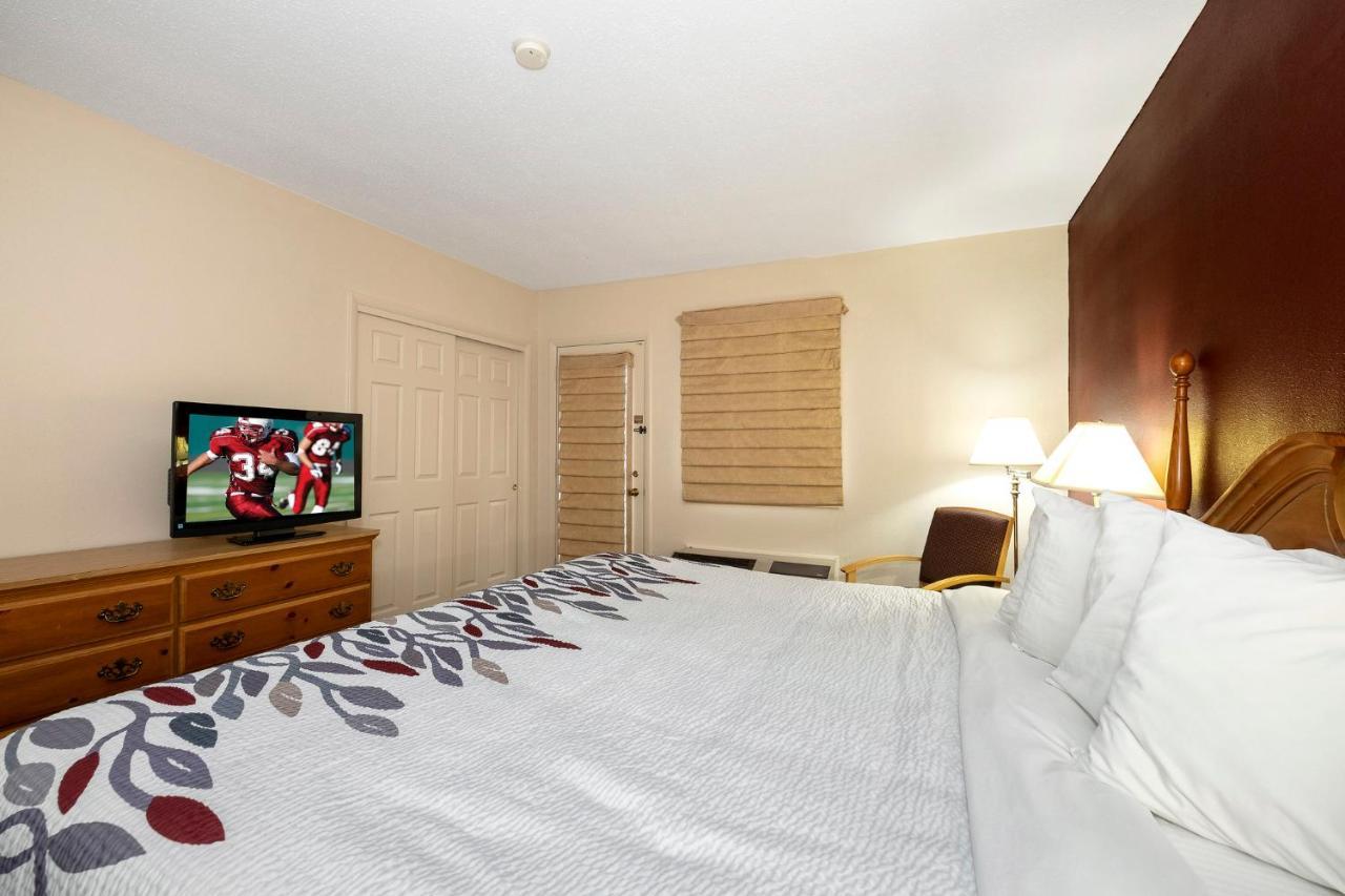 Red Roof Inn & Suites Хейзълтън Екстериор снимка