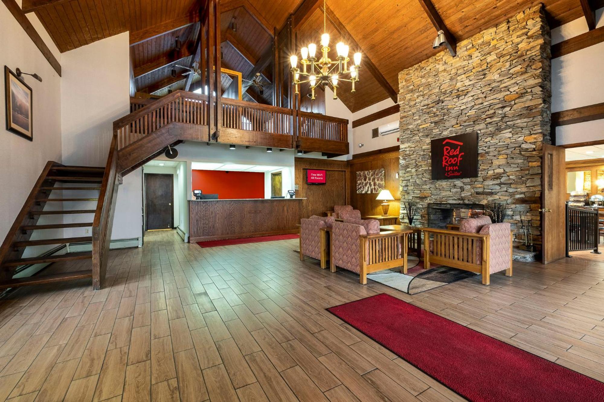 Red Roof Inn & Suites Хейзълтън Екстериор снимка