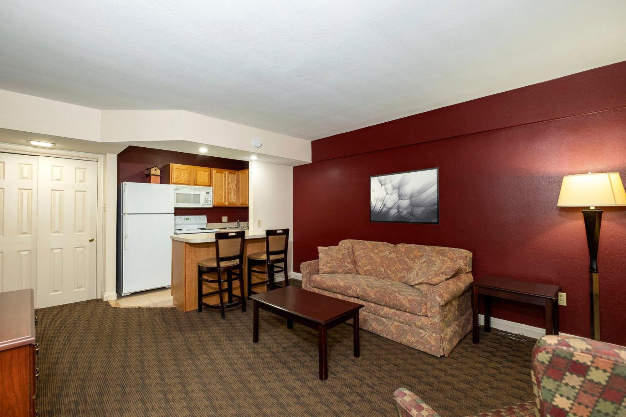 Red Roof Inn & Suites Хейзълтън Екстериор снимка
