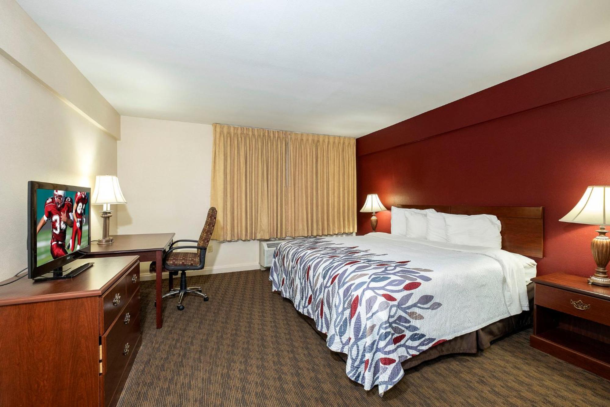 Red Roof Inn & Suites Хейзълтън Екстериор снимка