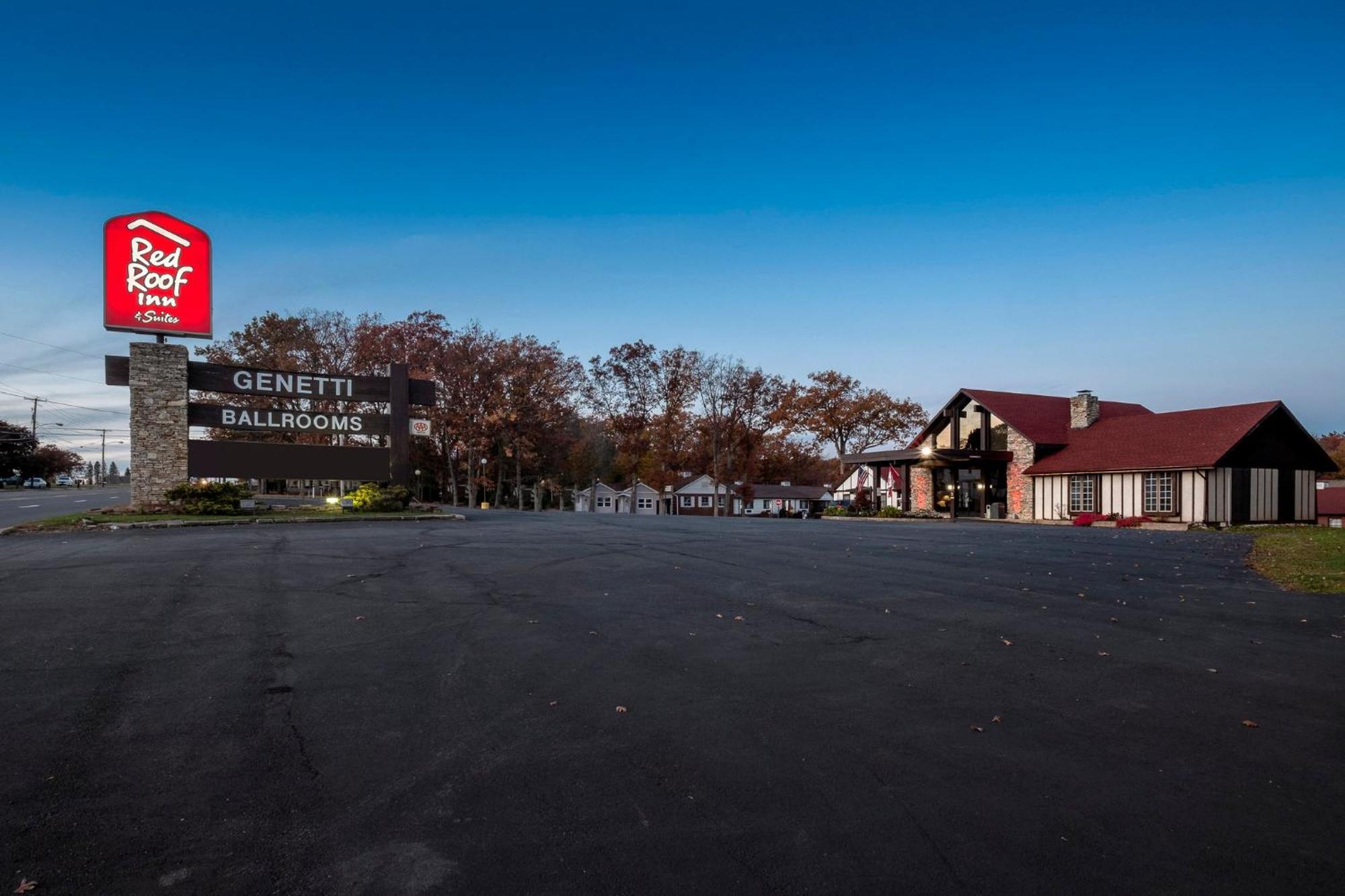 Red Roof Inn & Suites Хейзълтън Екстериор снимка