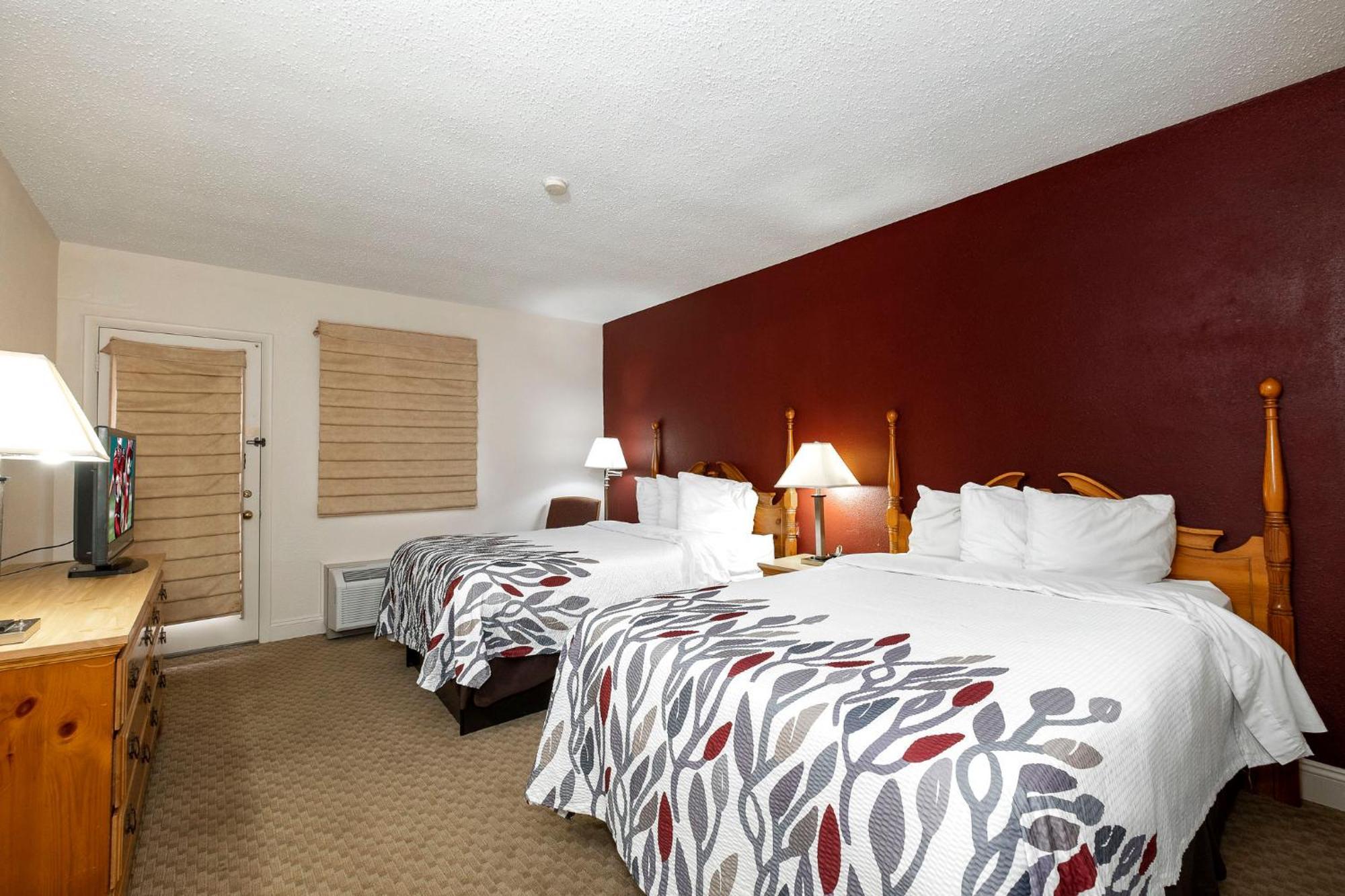 Red Roof Inn & Suites Хейзълтън Екстериор снимка